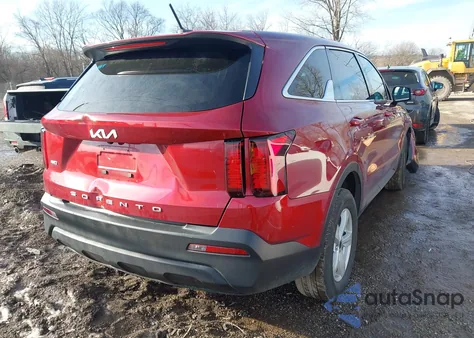 2022 Kia Sorento Lx z USA, uszkodzony, nr VIN 5XYRGDLC8NG089804